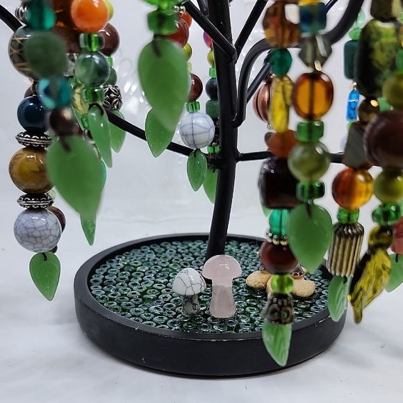 Green and Brown Nature-Inspired Tree Sculpture - Picture 14 of 17